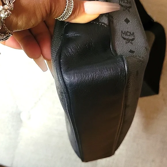 MCM Messenger Bag - Picture 12 of 12